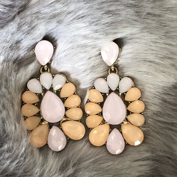 🔴 Light Pink & Peach Statement Earrings - Picture 2 of 5